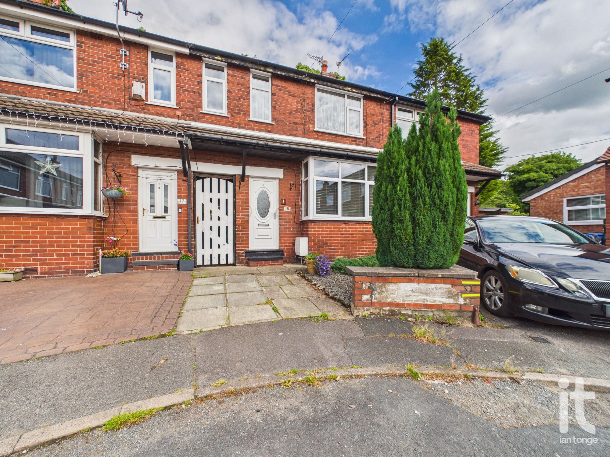 3 bedroom Studio flat Under Offer