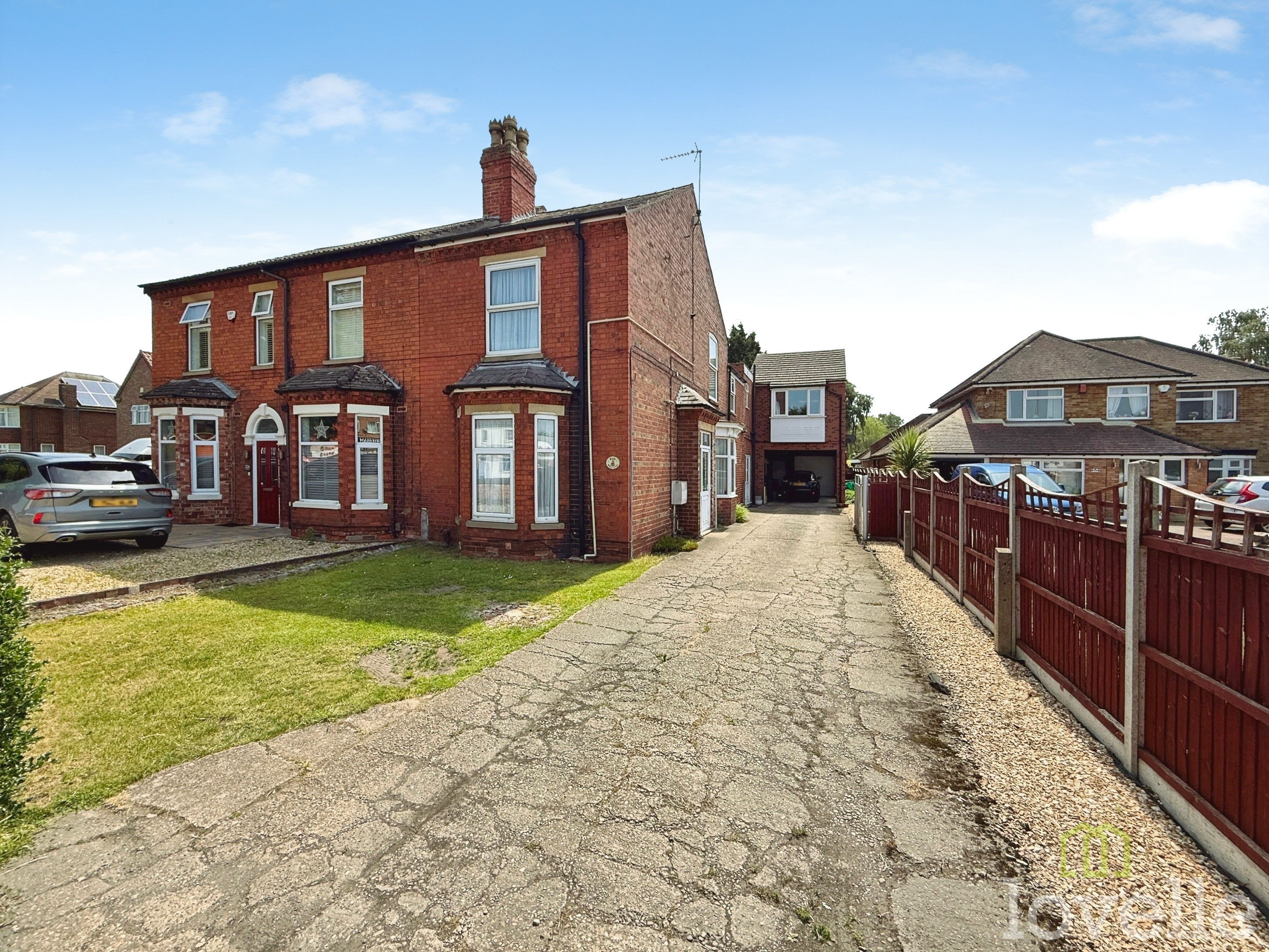 4 bedroom Semi-detached house For Sale