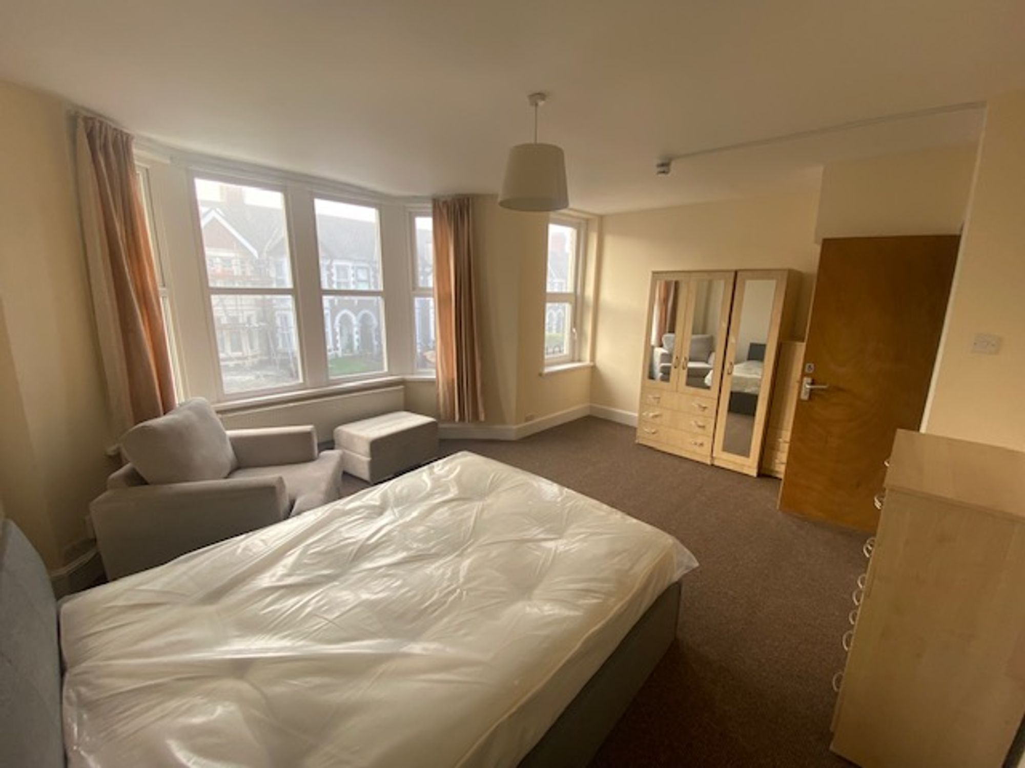 6 bedroom House (unspecified) To Let