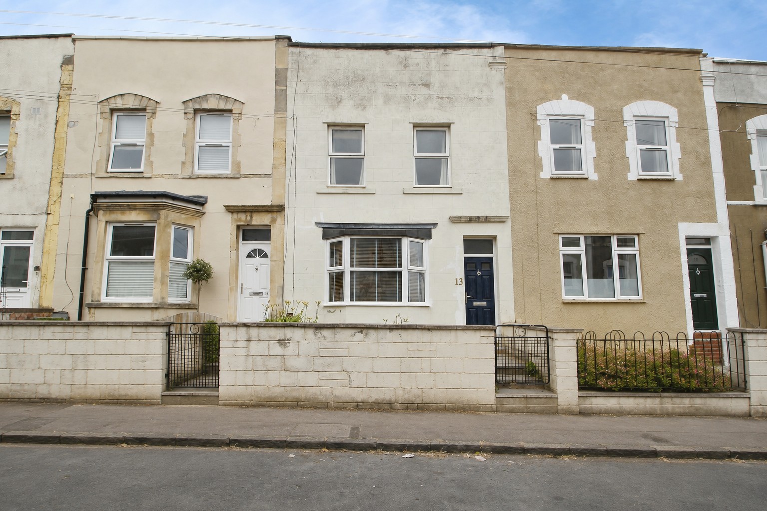2 bedroom Terraced House To Let