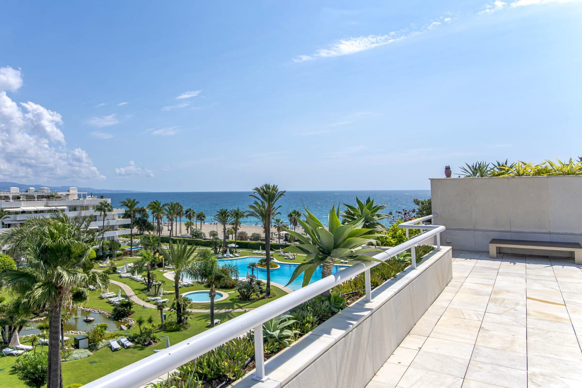 3 bedroom Apartment For Sale