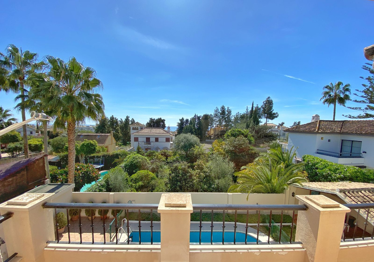 6 bedroom Villa For Sale