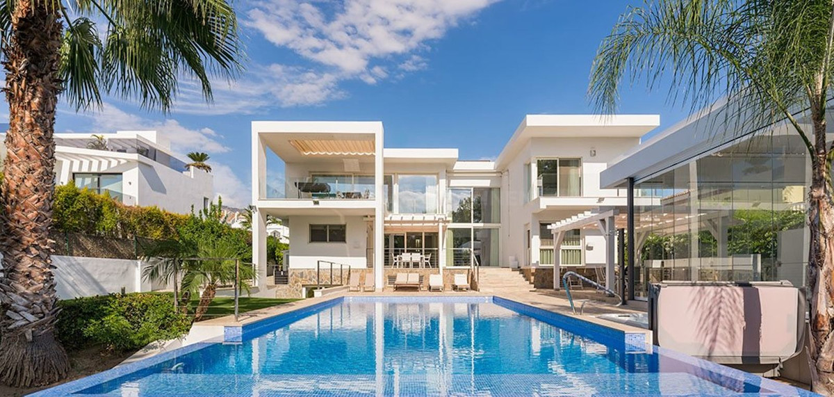 7 bedroom Villa For Sale
