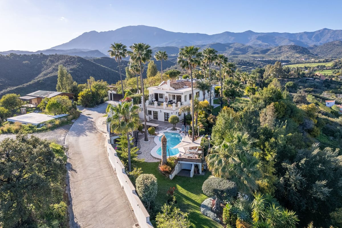 6 bedroom Villa For Sale