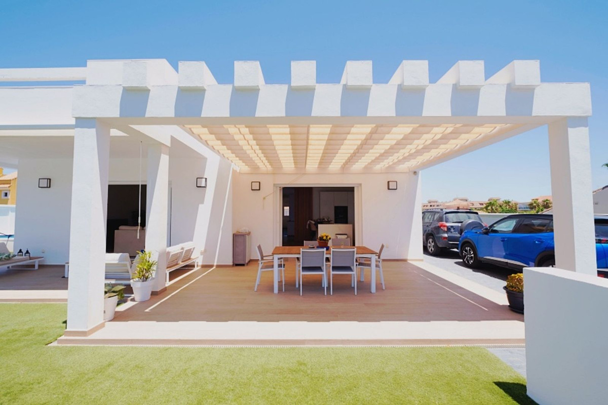 4 bedroom Villa For Sale