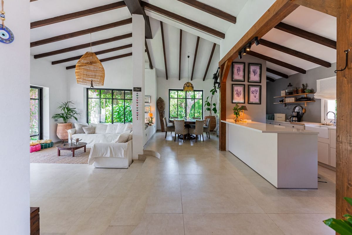4 bedroom Villa For Sale