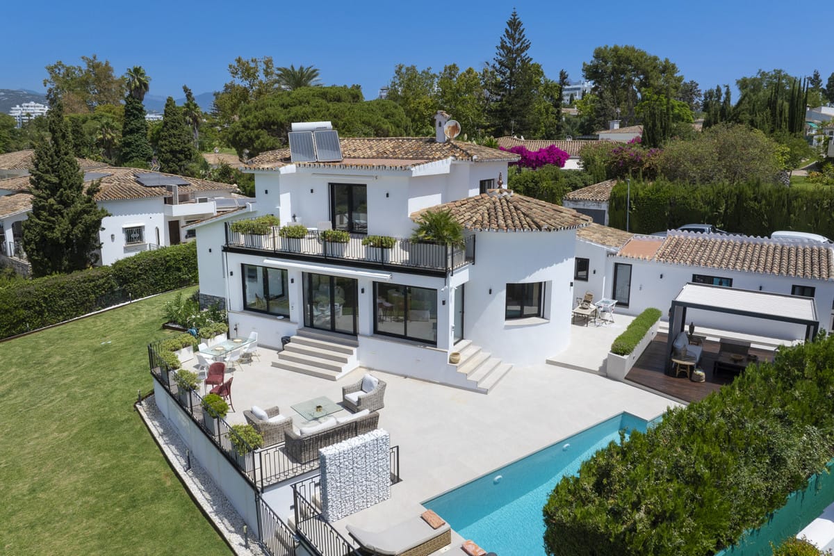 4 bedroom Villa For Sale