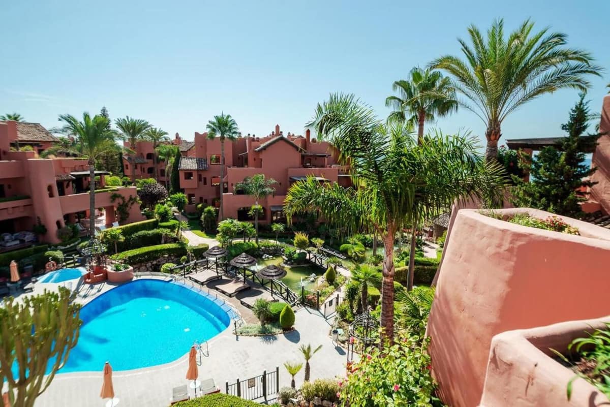 3 bedroom Apartment For Sale