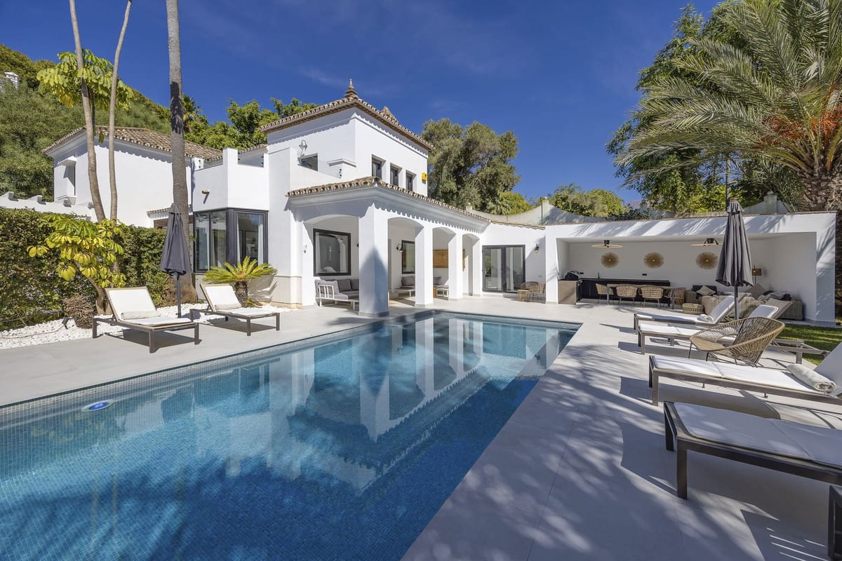 5 bedroom Villa For Sale