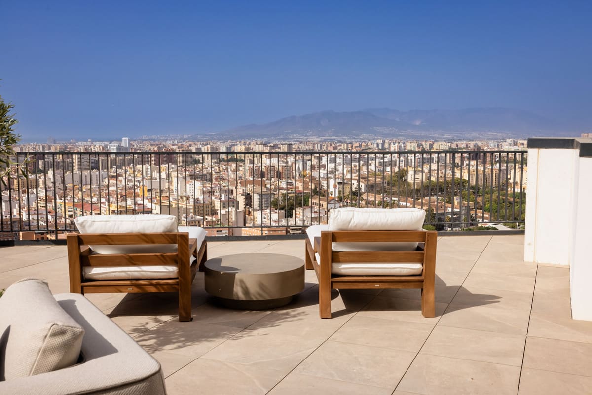 4 bedroom Apartment For Sale