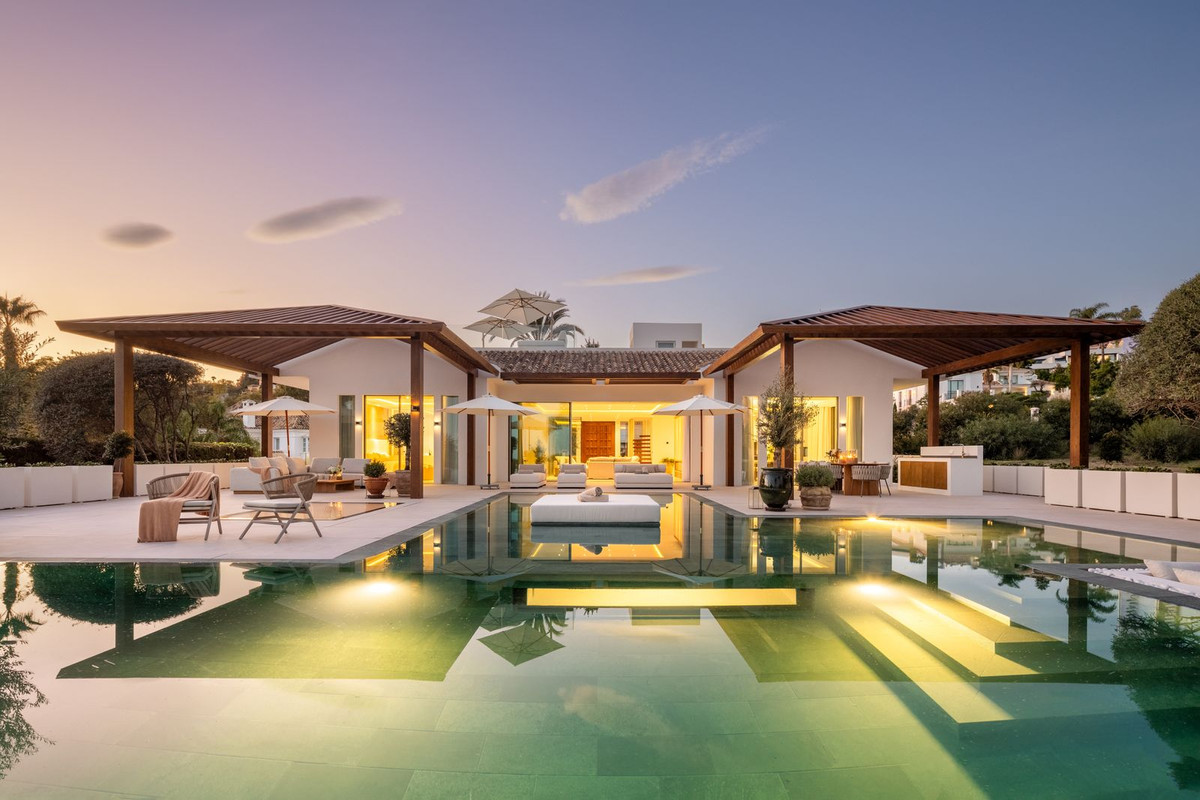6 bedroom Villa For Sale