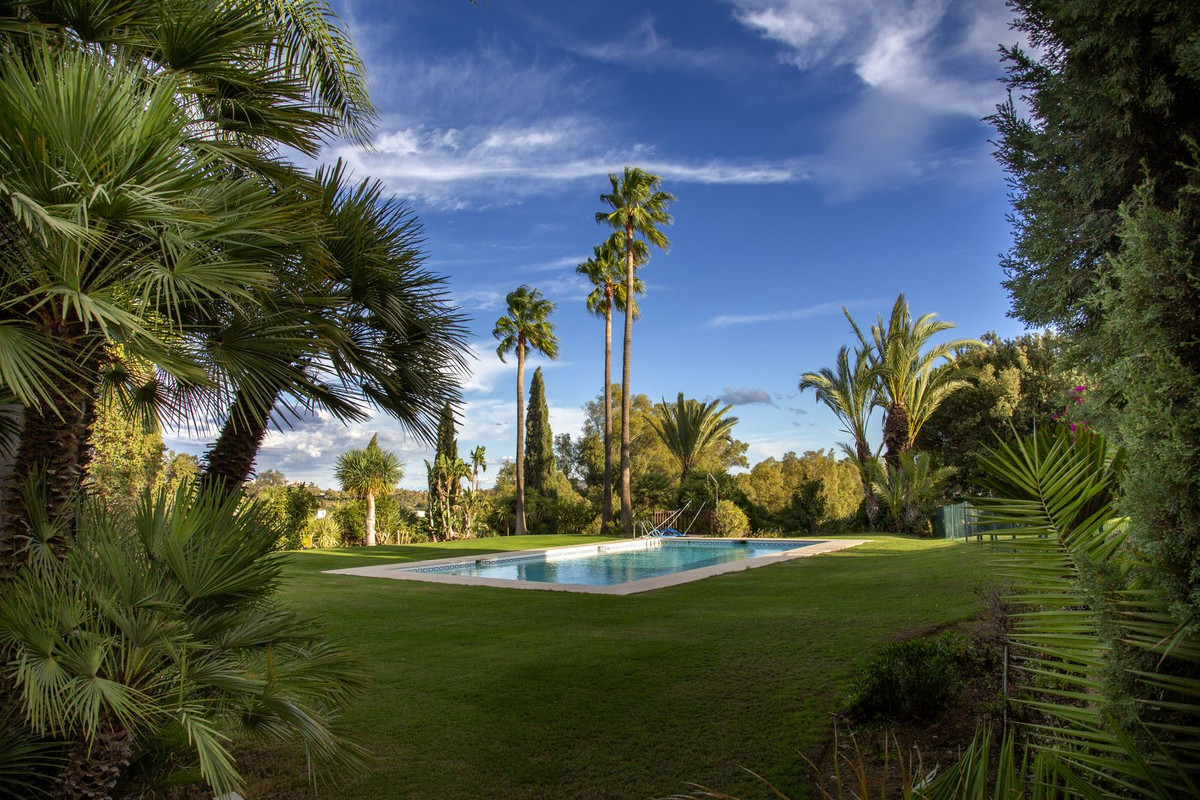 6 bedroom Villa For Sale