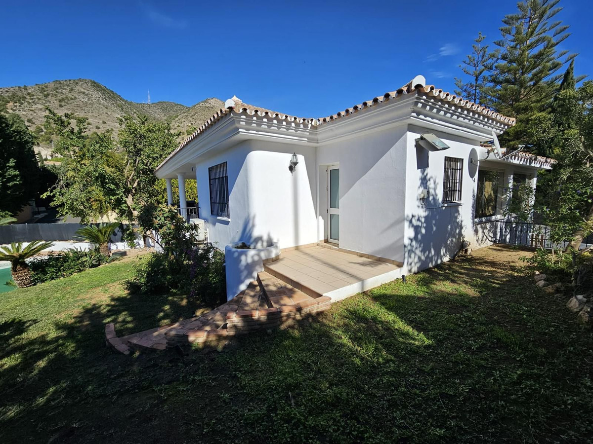5 bedroom Villa For Sale