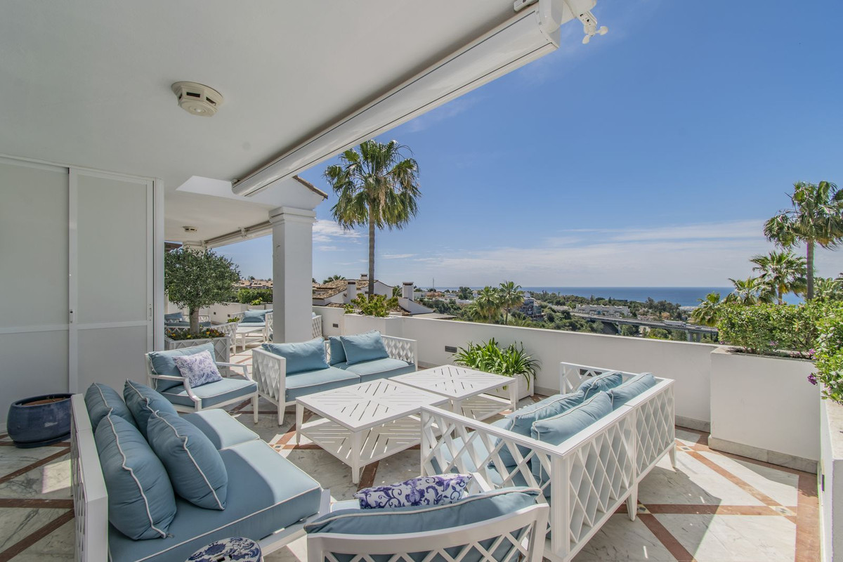 4 bedroom Apartment For Sale