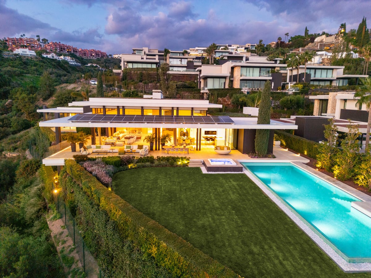 6 bedroom Villa For Sale