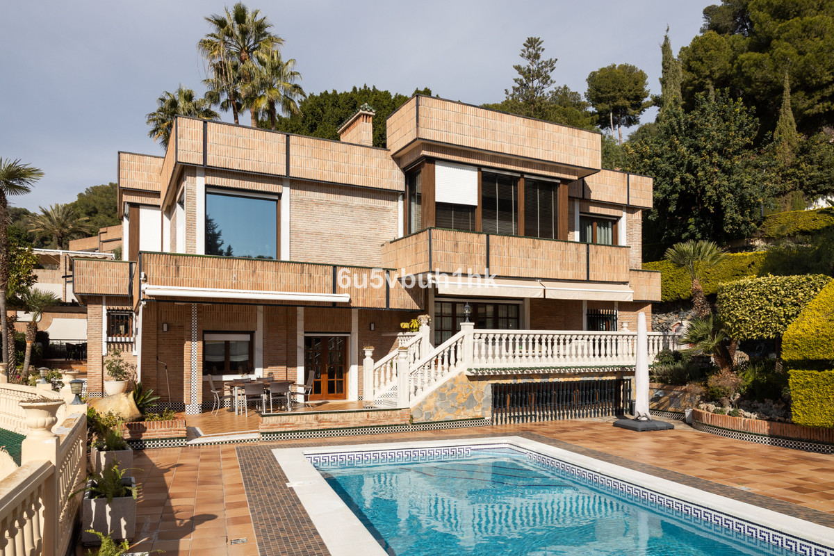 6 bedroom Villa For Sale