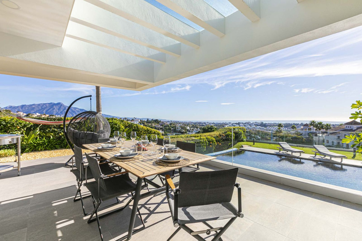 4 bedroom Villa For Sale