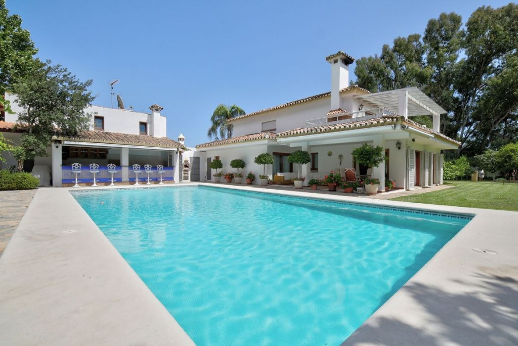 5 bedroom Villa For Sale