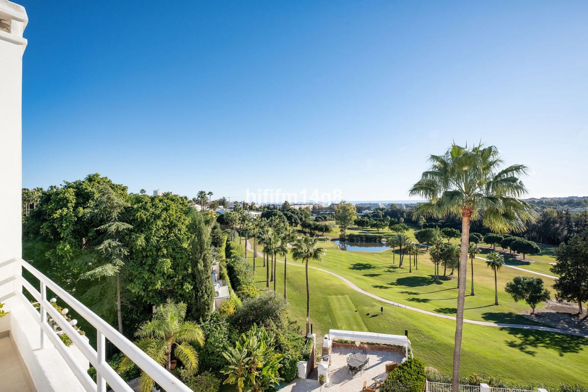 5 bedroom Apartment For Sale