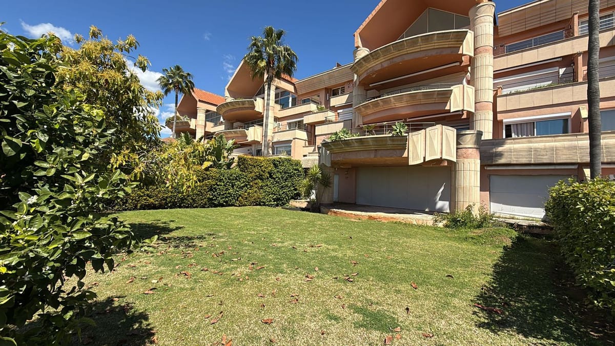 4 bedroom Apartment For Sale