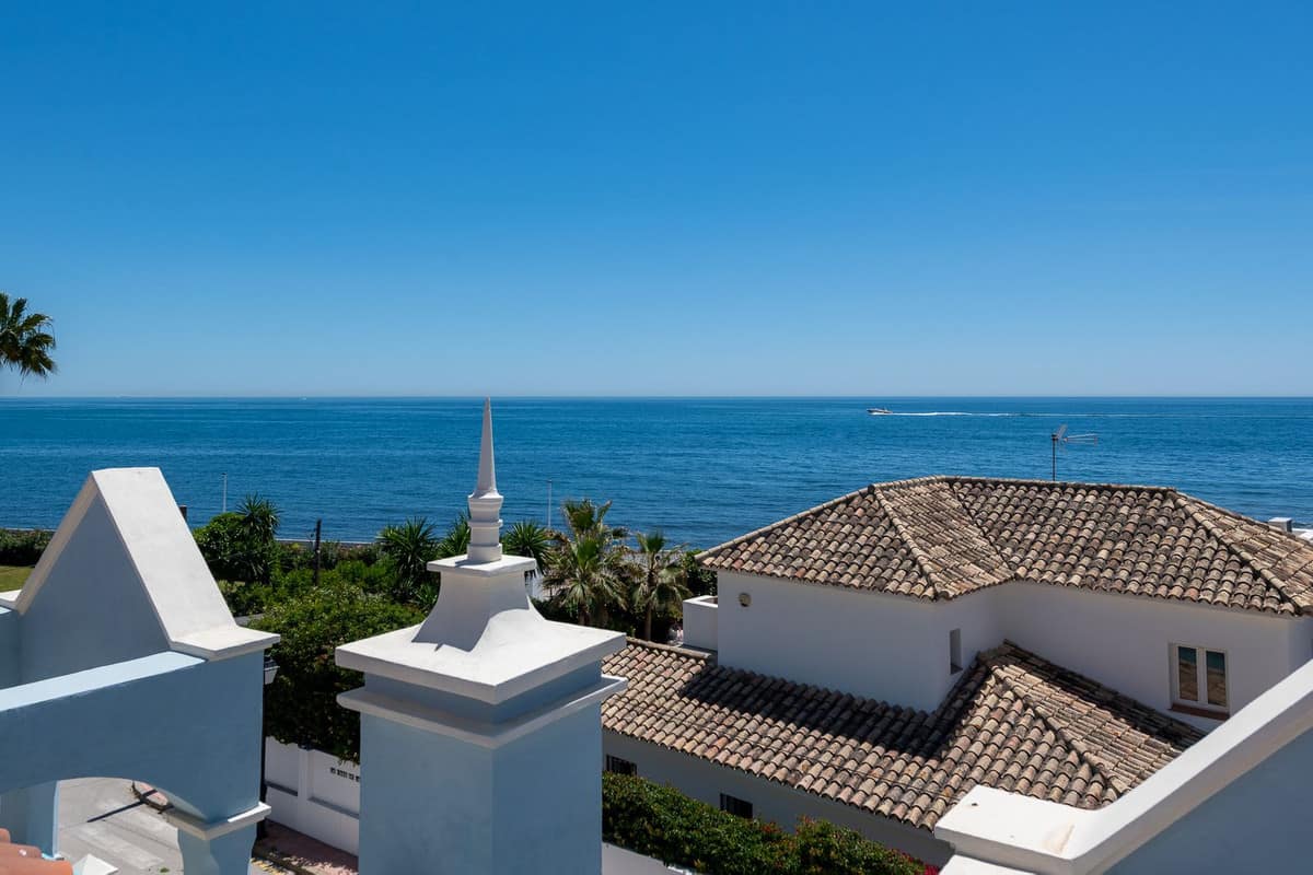 6 bedroom Villa For Sale