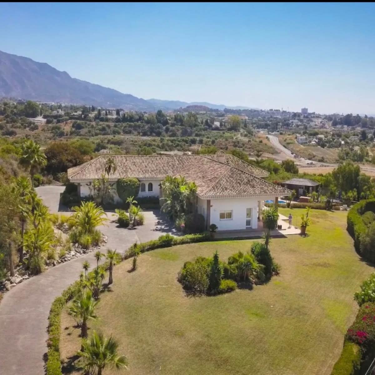 5 bedroom Villa For Sale