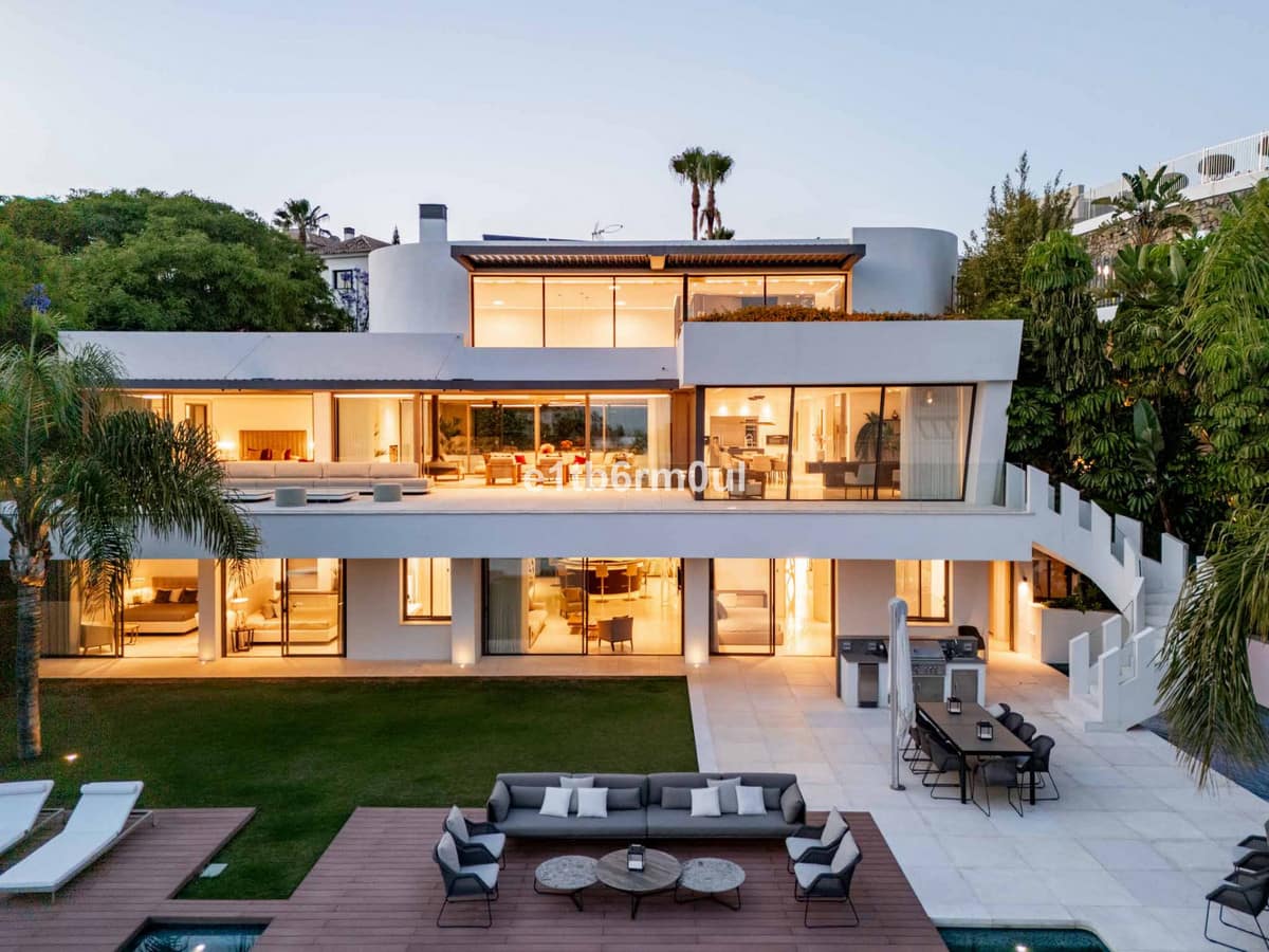 6 bedroom Villa For Sale