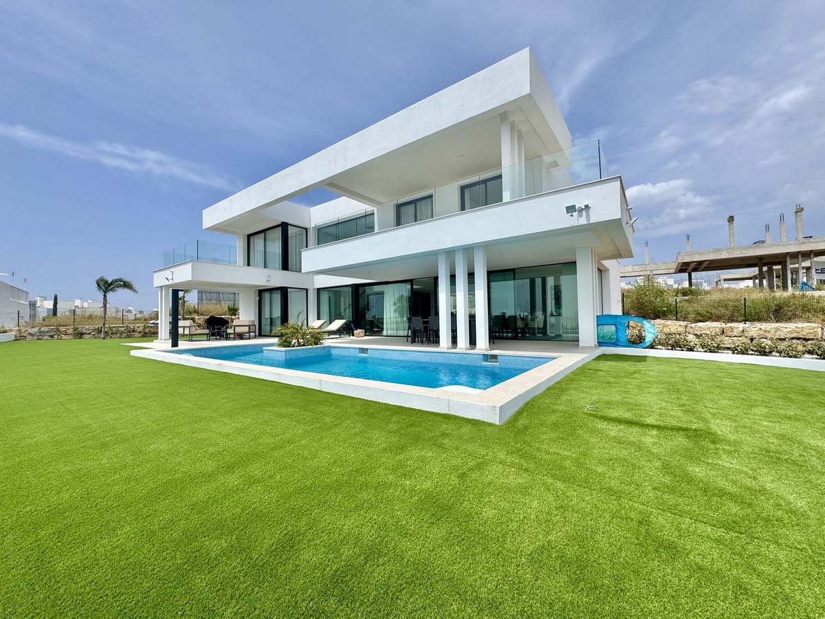 6 bedroom Villa For Sale