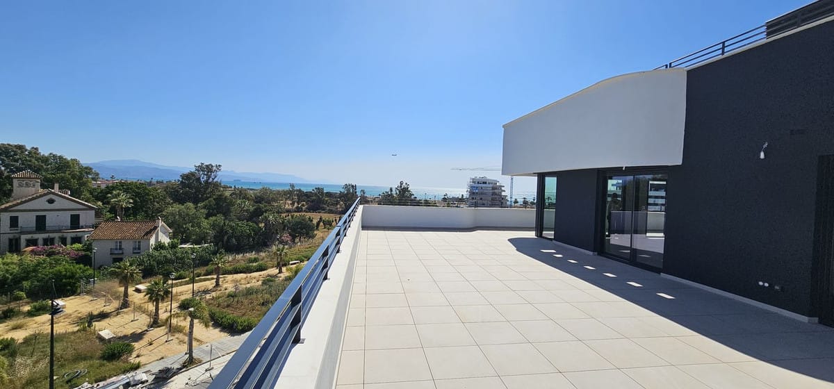 4 bedroom Apartment For Sale