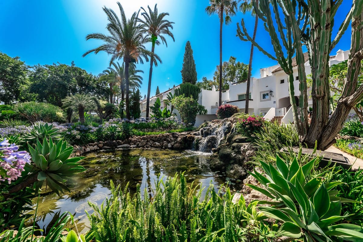 4 bedroom Apartment For Sale