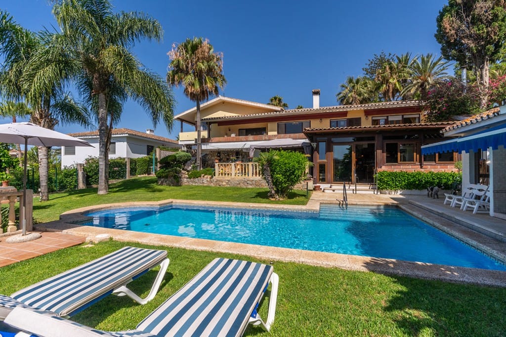 6 bedroom Villa For Sale