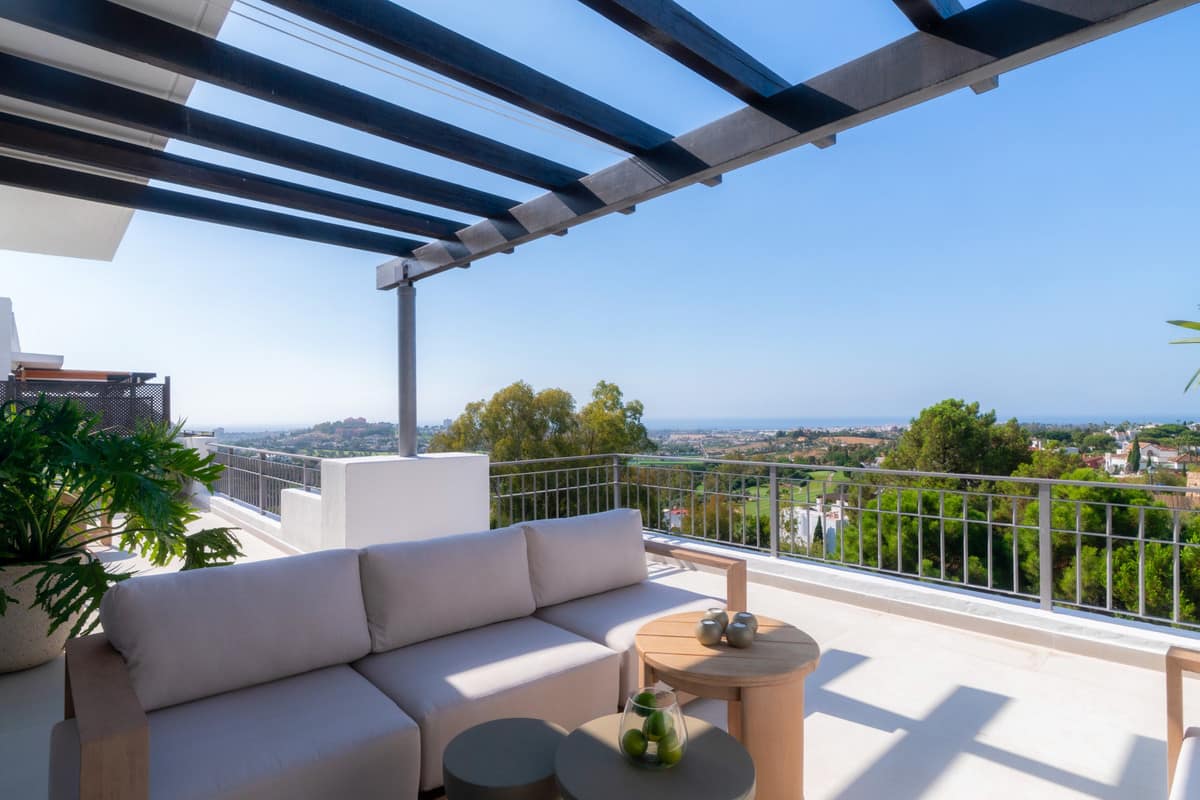 3 bedroom Apartment For Sale