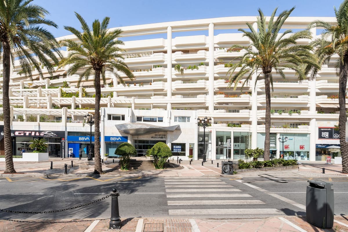 4 bedroom Apartment For Sale