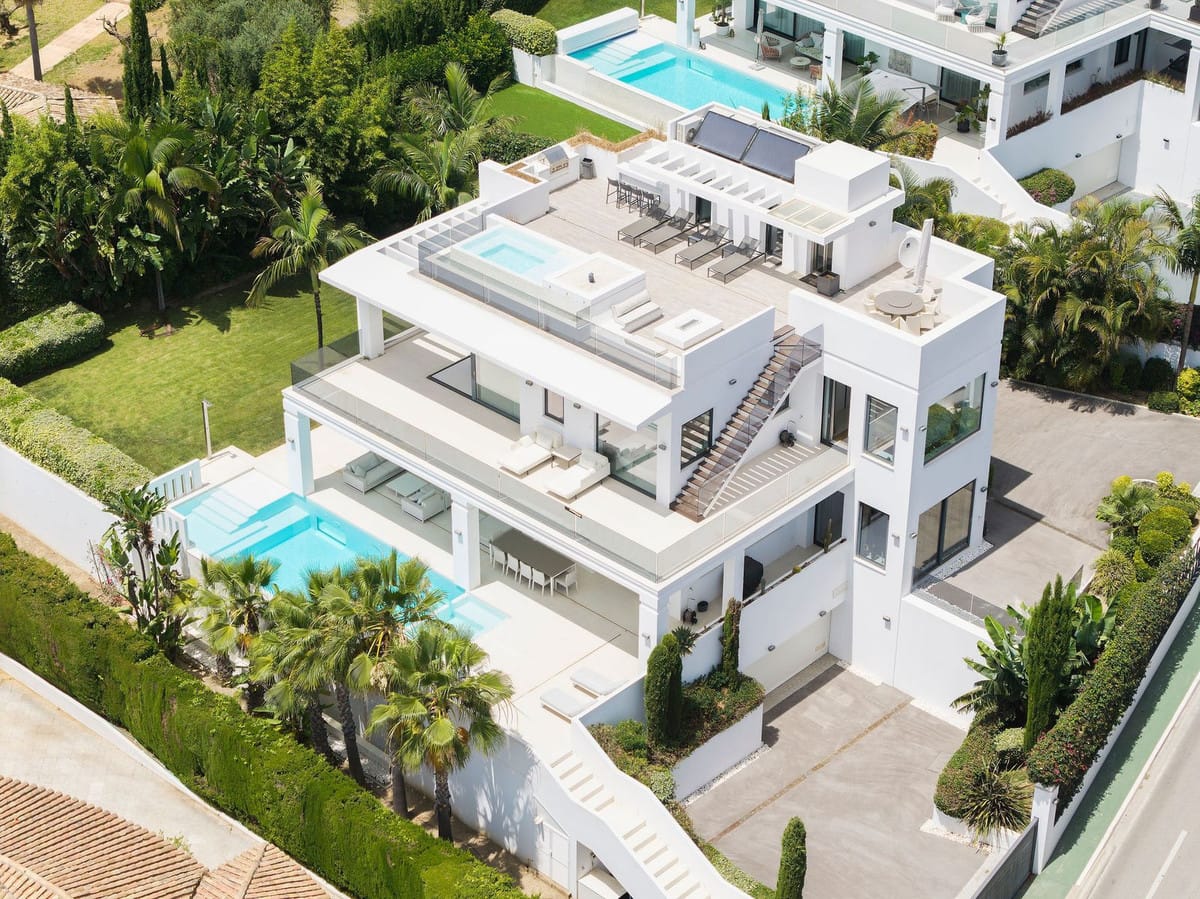 5 bedroom Villa For Sale