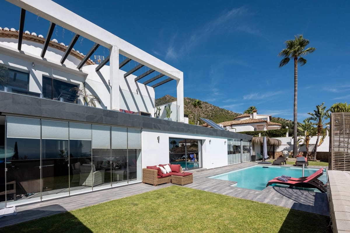 4 bedroom Villa For Sale