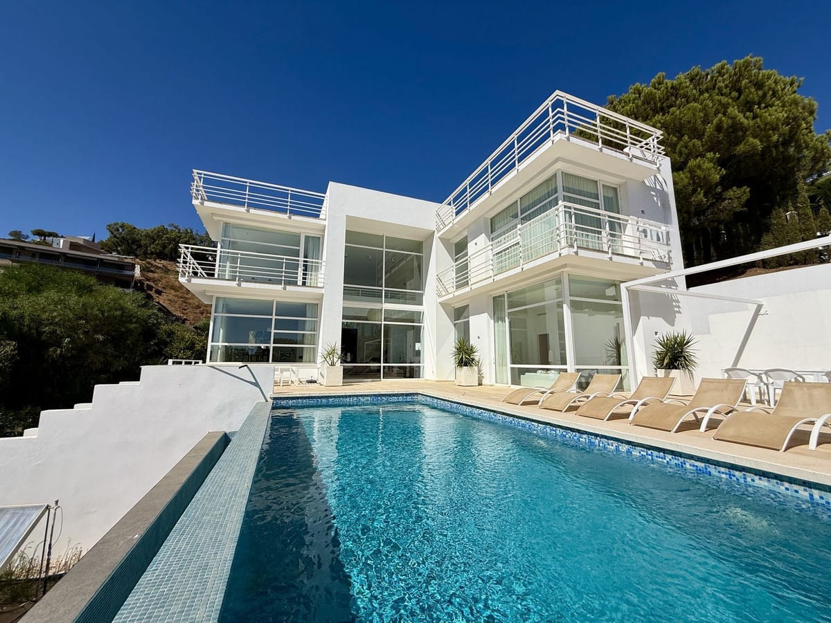 4 bedroom Villa For Sale