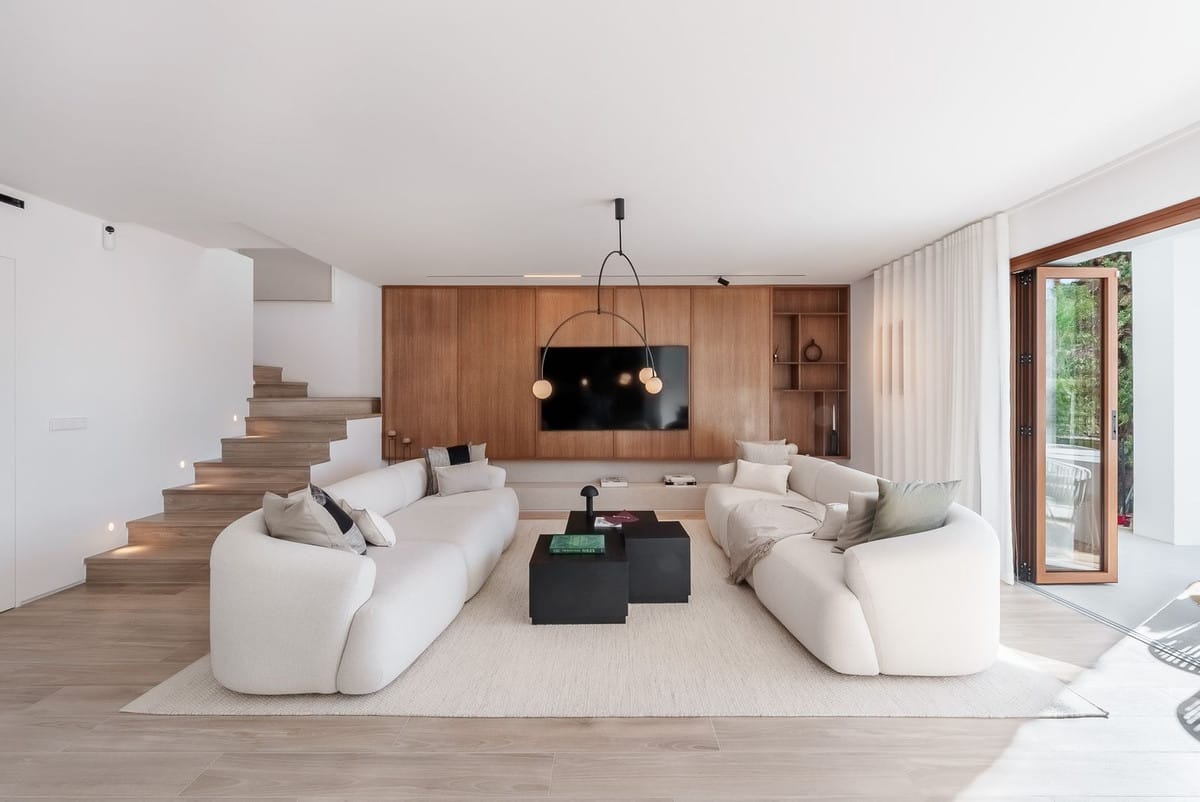 4 bedroom Apartment For Sale