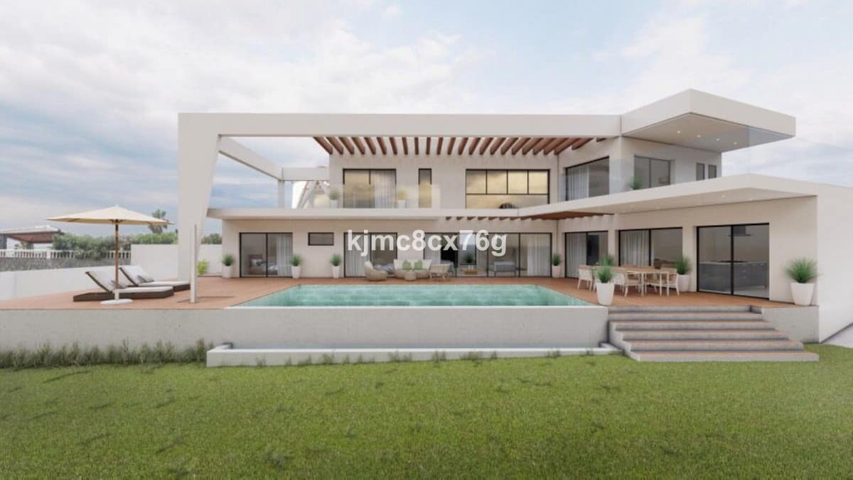 5 bedroom Villa For Sale