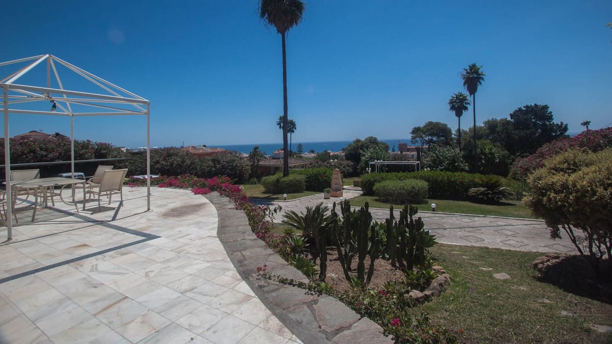 4 bedroom Villa For Sale