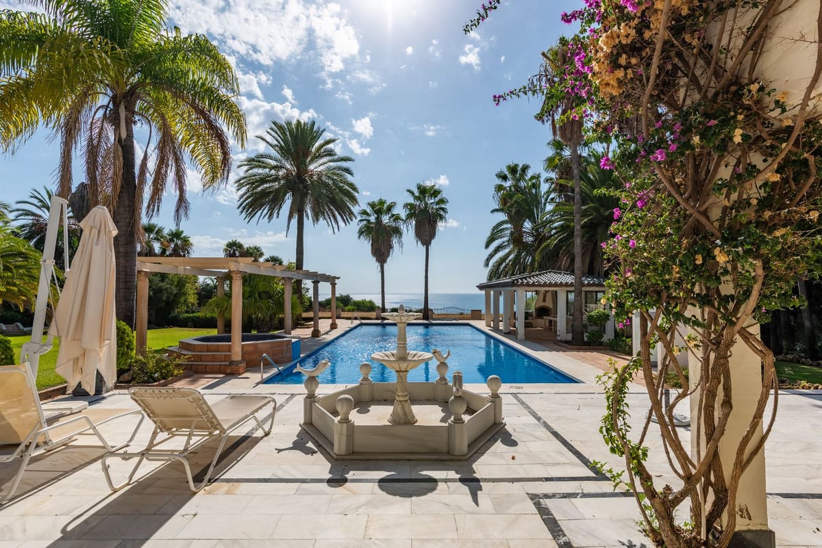 4 bedroom Villa For Sale