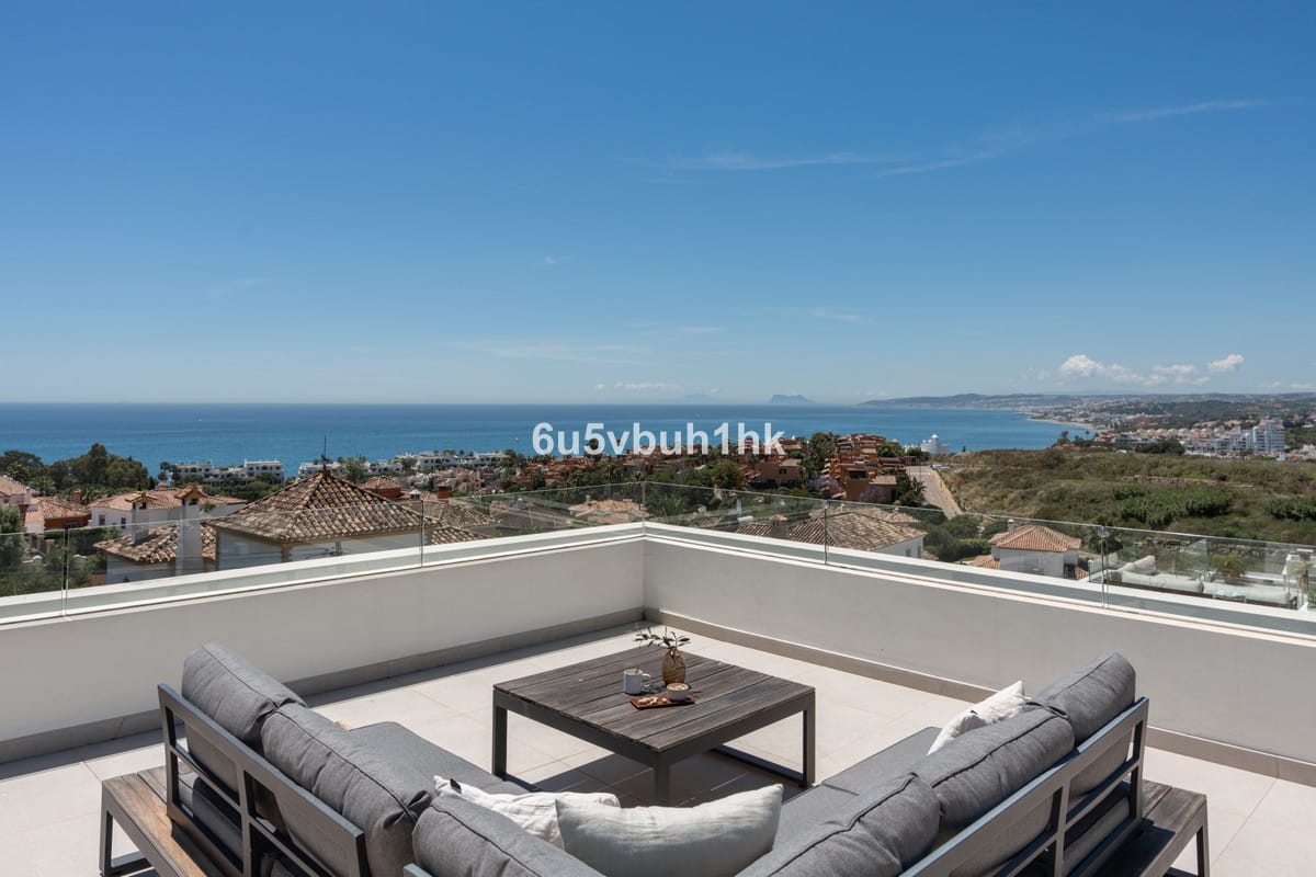 5 bedroom Villa For Sale