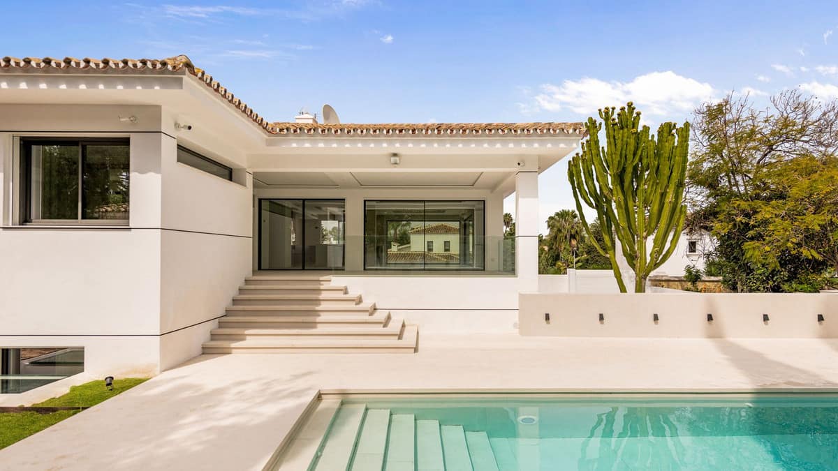 6 bedroom Villa For Sale
