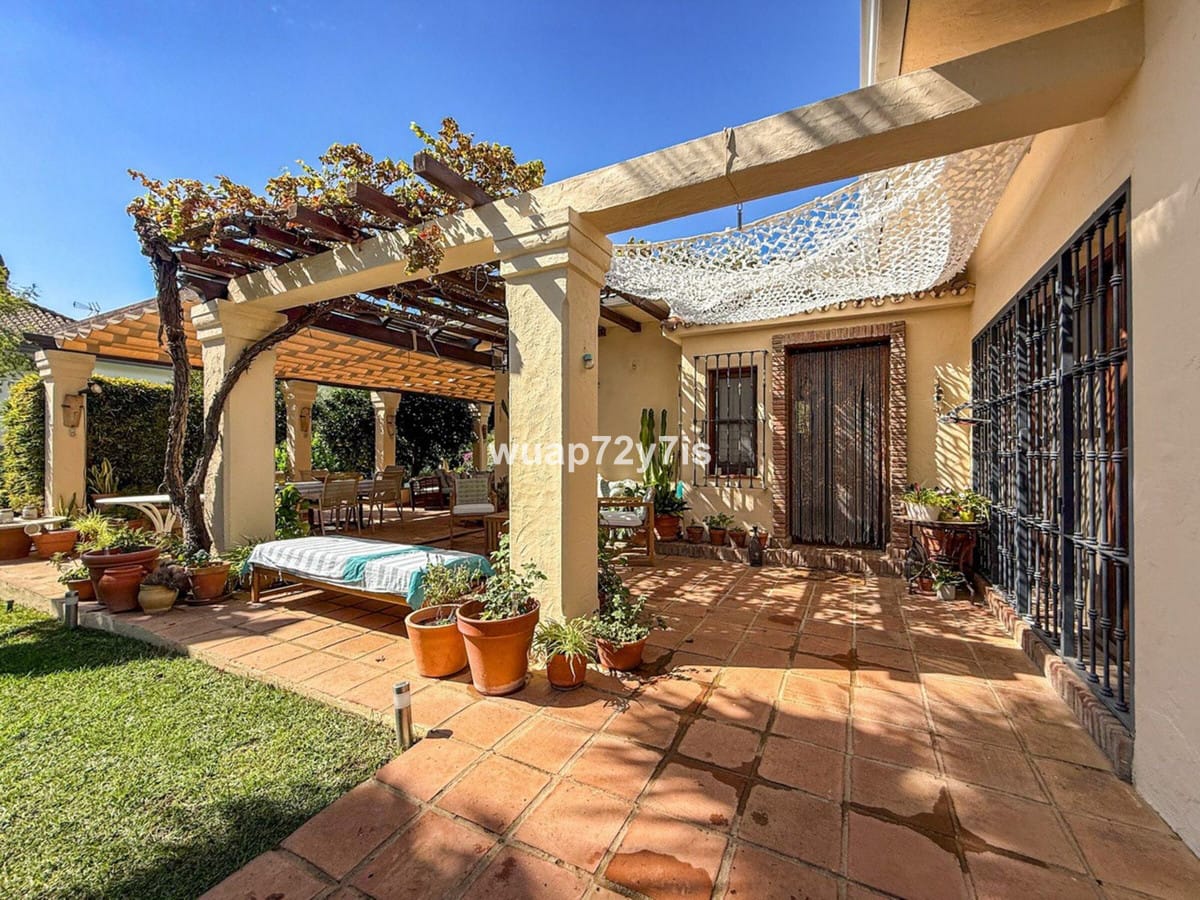 2 bedroom Villa For Sale