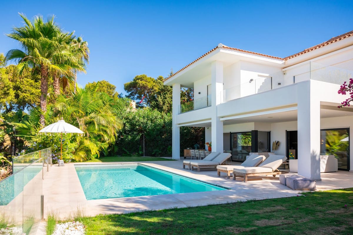 6 bedroom Villa For Sale