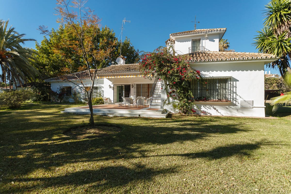 6 bedroom Villa For Sale