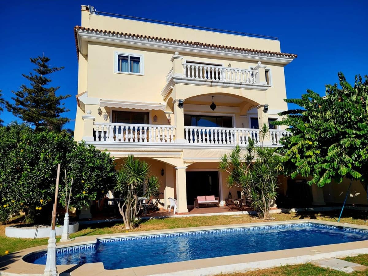 7 bedroom Villa For Sale