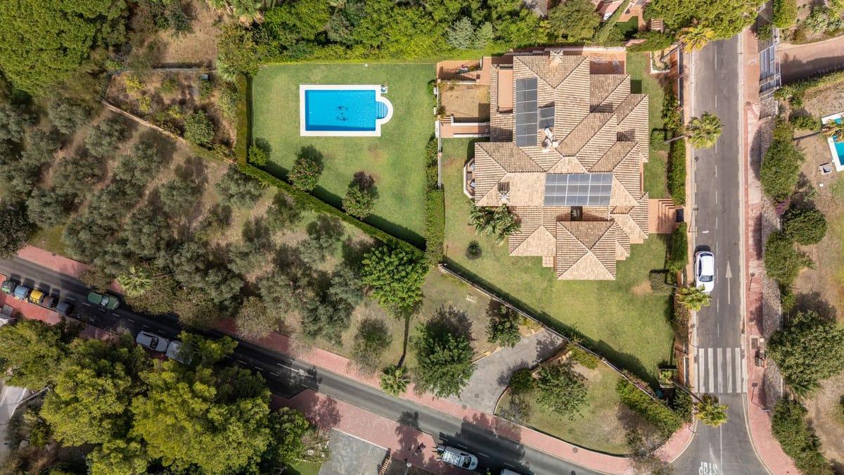 6 bedroom Villa For Sale