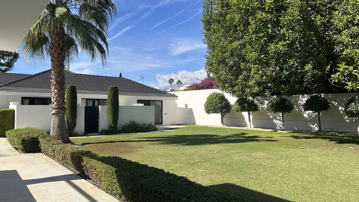 6 bedroom Villa For Sale