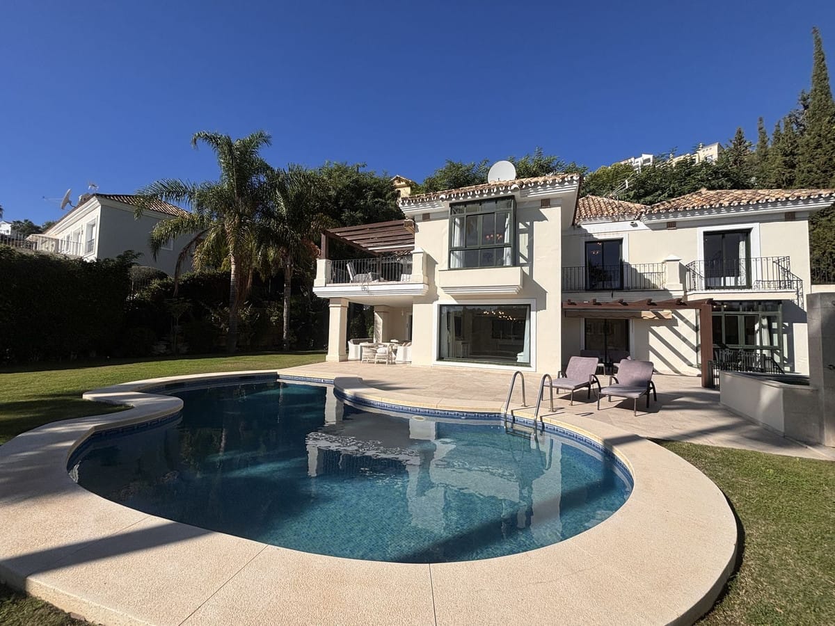 7 bedroom Villa For Sale