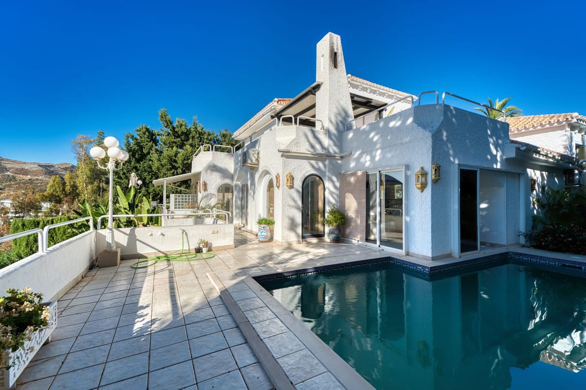 4 bedroom Villa For Sale